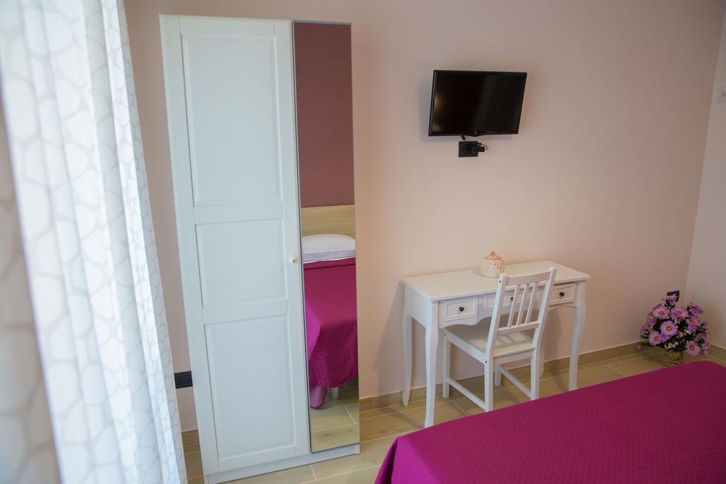פומפיי Gleda Rooms In The Square מראה חיצוני תמונה
